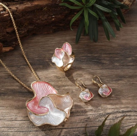 Necklace/Earrings/Ring